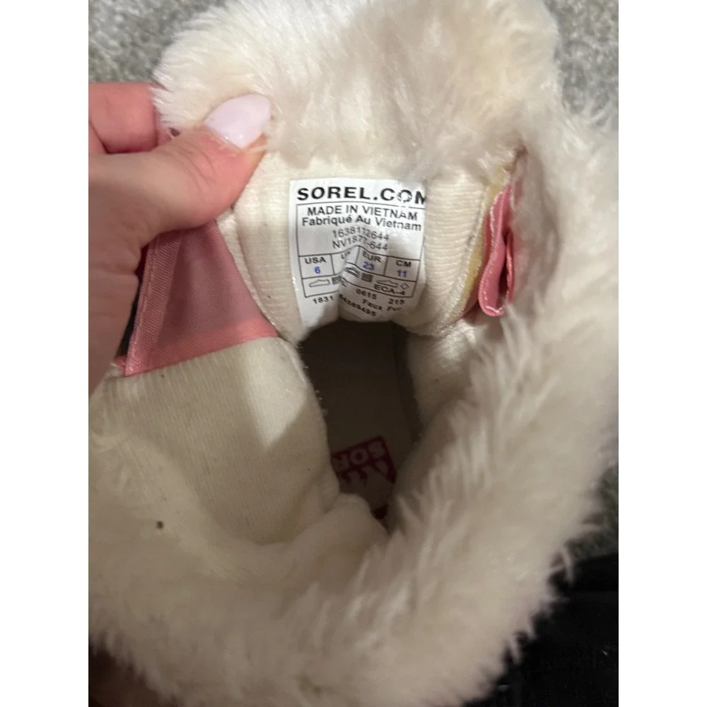 Sorel faux topped water